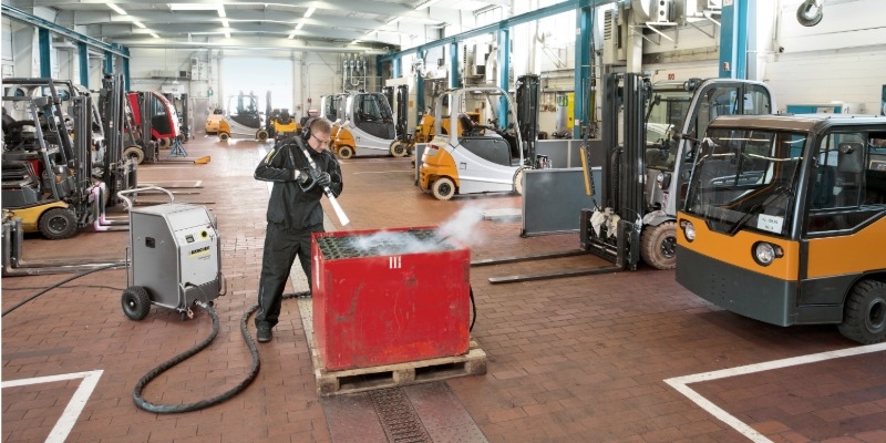Trockeneisstrahlgerät von Kärcher Trockeneisstrahlgerät hilft die Mitarbeitern in Industrie