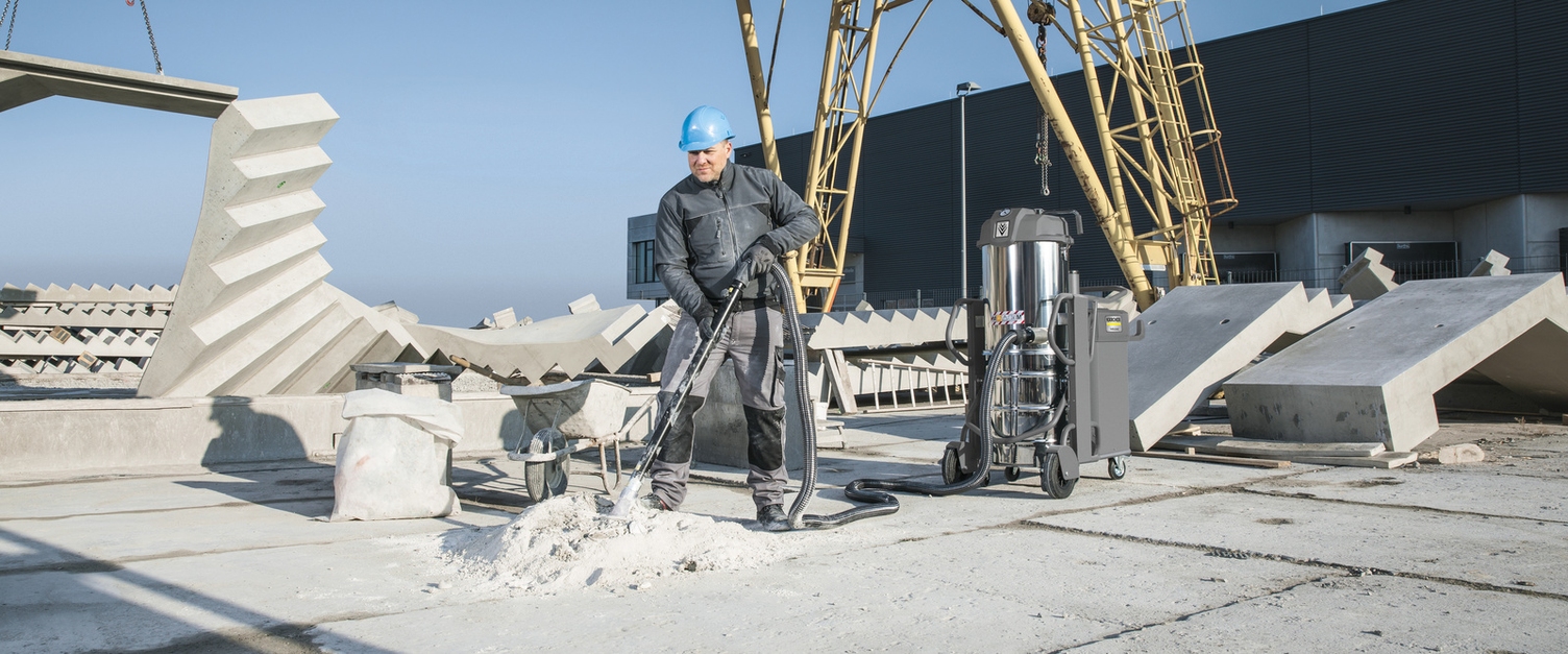 Kärcher Industriesauger im Einsatz auf Baustellen