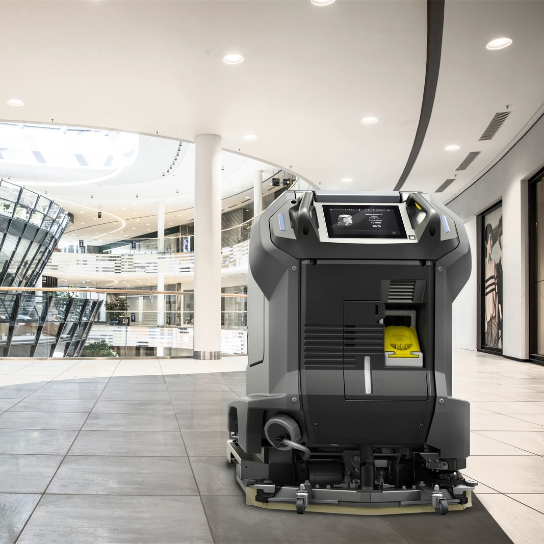 Effiziente Reinigung großer Bodenflächen im Einkaufszentrum mit dem autonomen Kärcher Reinigungsroboter KIRA B 50