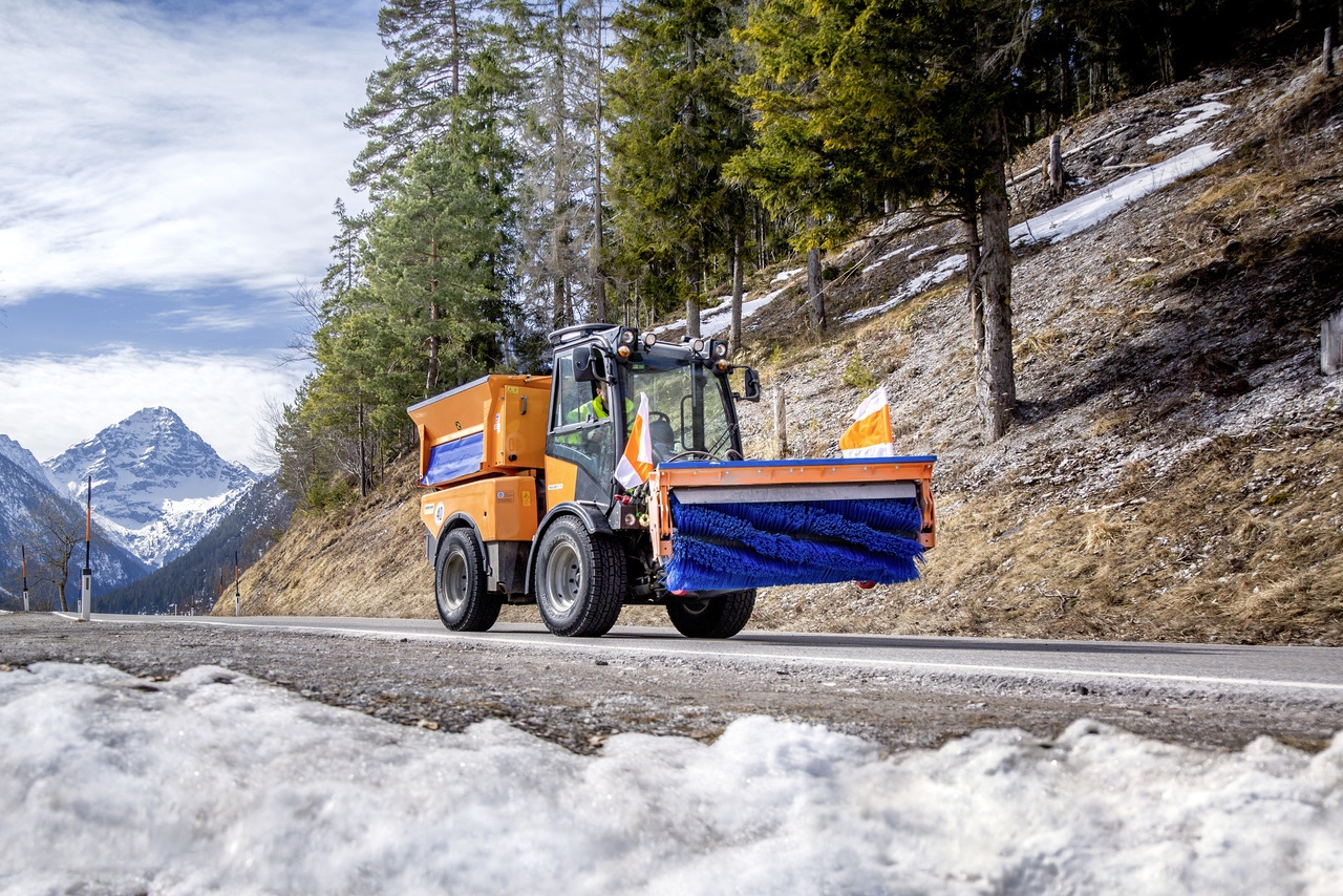 S 75 Holder Header