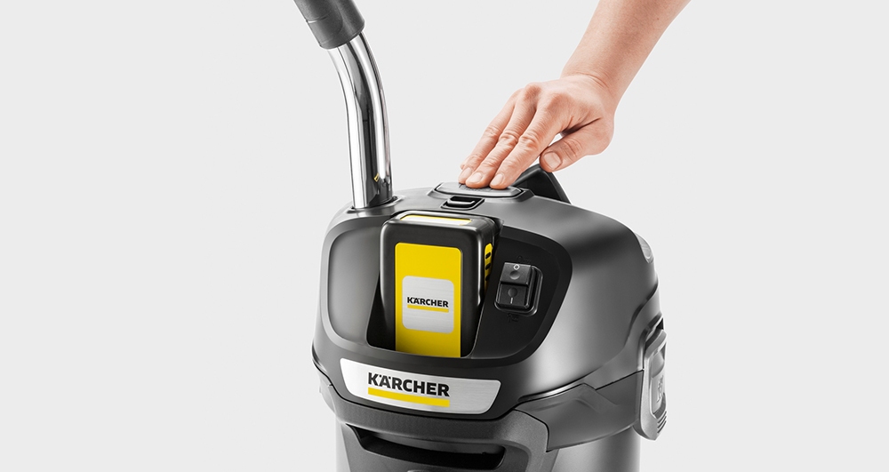 Aszuiger: filter reinigen Aszuiger: filter reinigen met Kärcher aszuiger