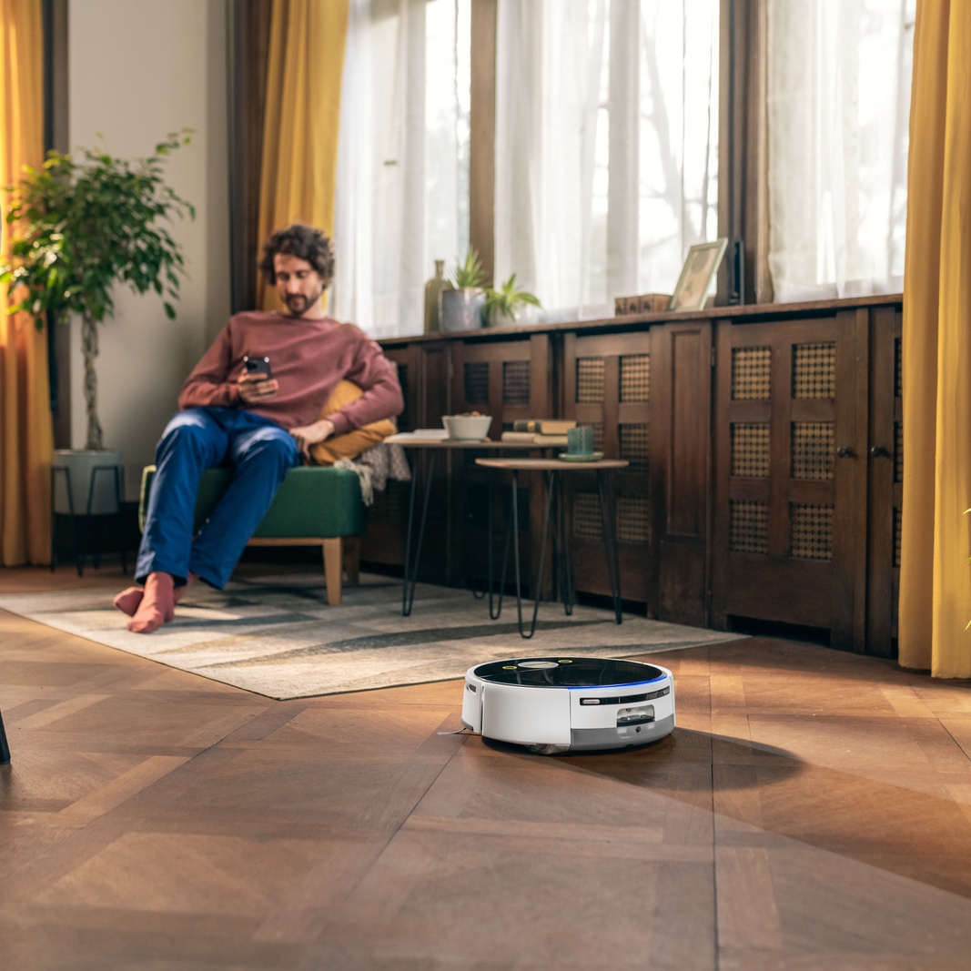 Verschillende reinigingsmethoden Robot die voetafdrukken verwijdert