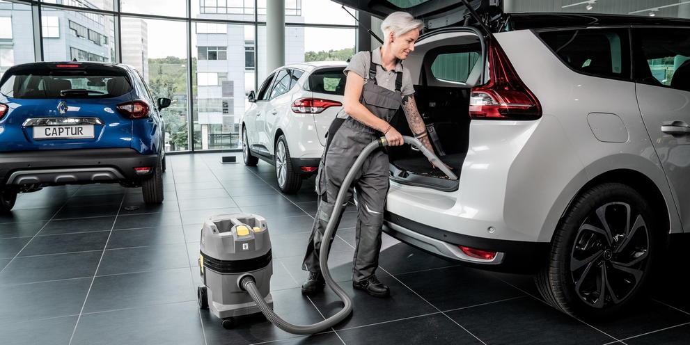 Voorbehandeling en reiniging van de auto