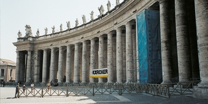 Collonades Vaticaanstad gepoetst door Kärcher 
