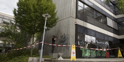 Grootschalige graffitiverwijdering en warmwater-hogedrukreiniging aan het Neuphilologikum Overzicht van de gevelreinigingswerkzaamheden door Kärcher bij het Brecht-Bau van de universiteit van Tübingen.