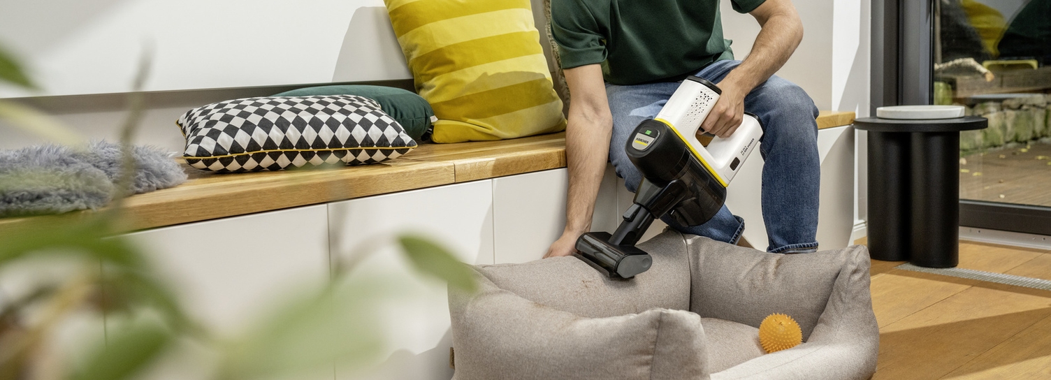 Aspirer les tissus d'ameublement Aspirer les tissus d'ameublement avec un aspirateur poussières de Kärcher