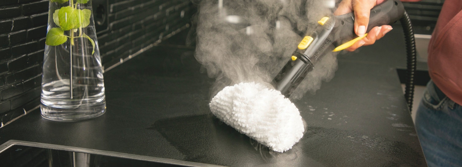 Nettoyage du plan de travail à la vapeur Nettoyage du plan de travail à la vapeur
