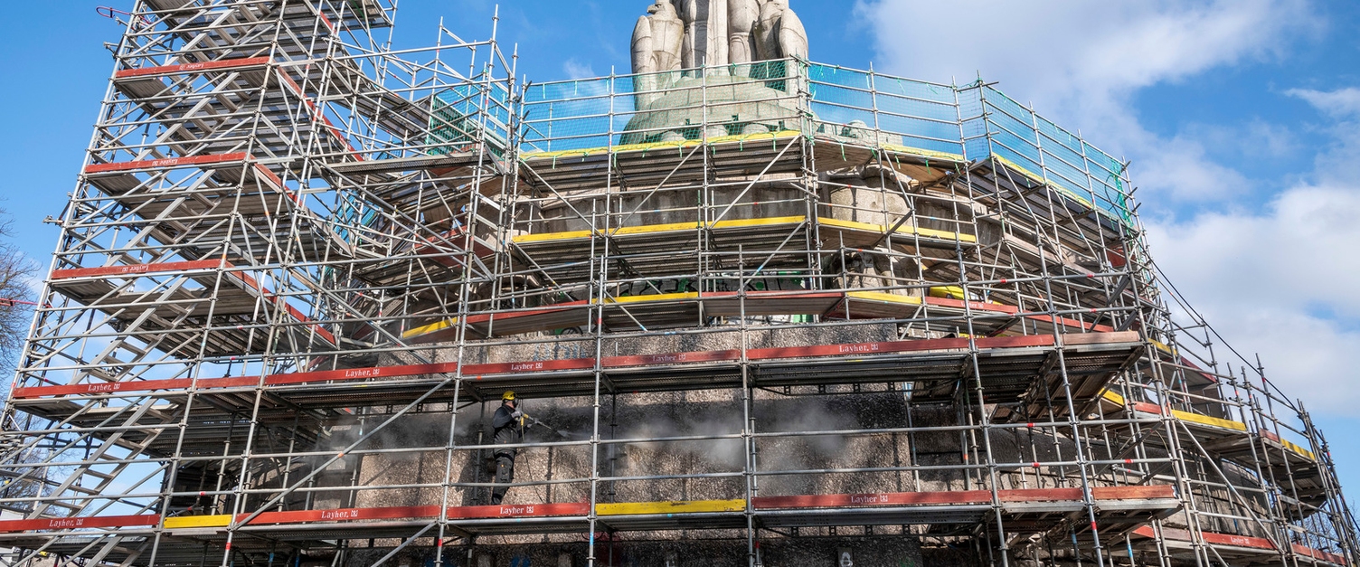 Kärcher reinigte das Bismarck-Denkmal Kärcher reinigte das Bismarck-Denkmal