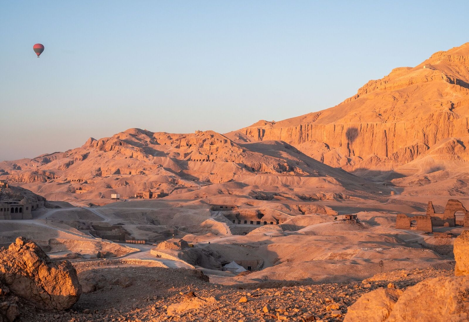 Die Grabanlage des Padiamenope befindet sich in der Nekropole von al-Asasif Die Grabanlage des Padiamenope befindet sich in der Nekropole von al-Asasif