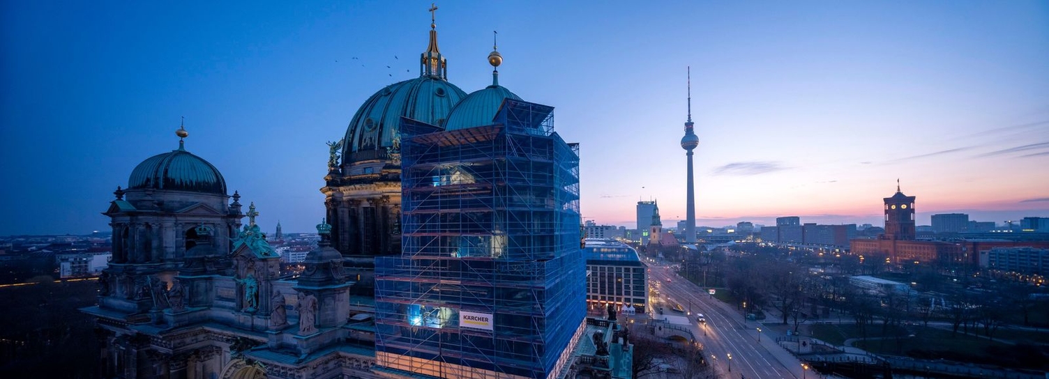 Reinigung am Berliner Dom