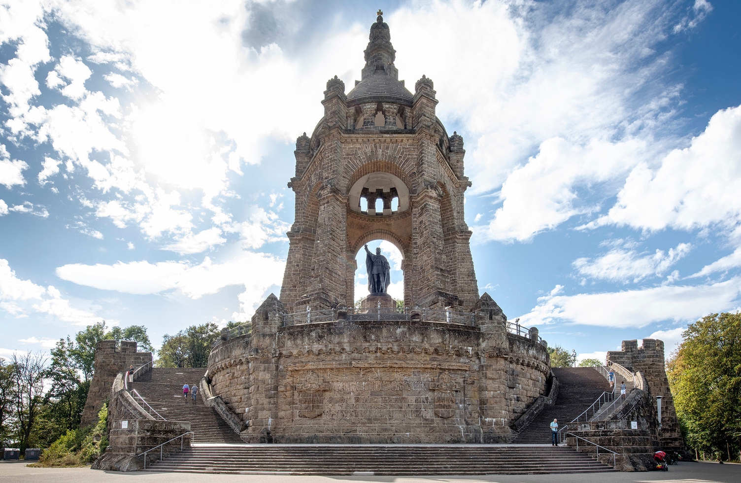 Kaiser-Wilhelm-Denkmal in Porta Westfalica Kaiser-Wilhelm-Denkmal in Porta Westfalica
