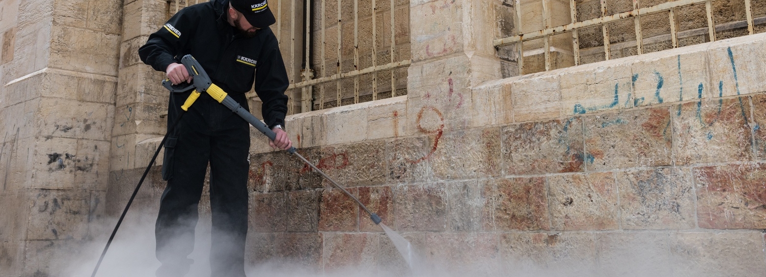 Kärcher reinigte die Außenfassade der Erlöserkirche in Jerusalem.