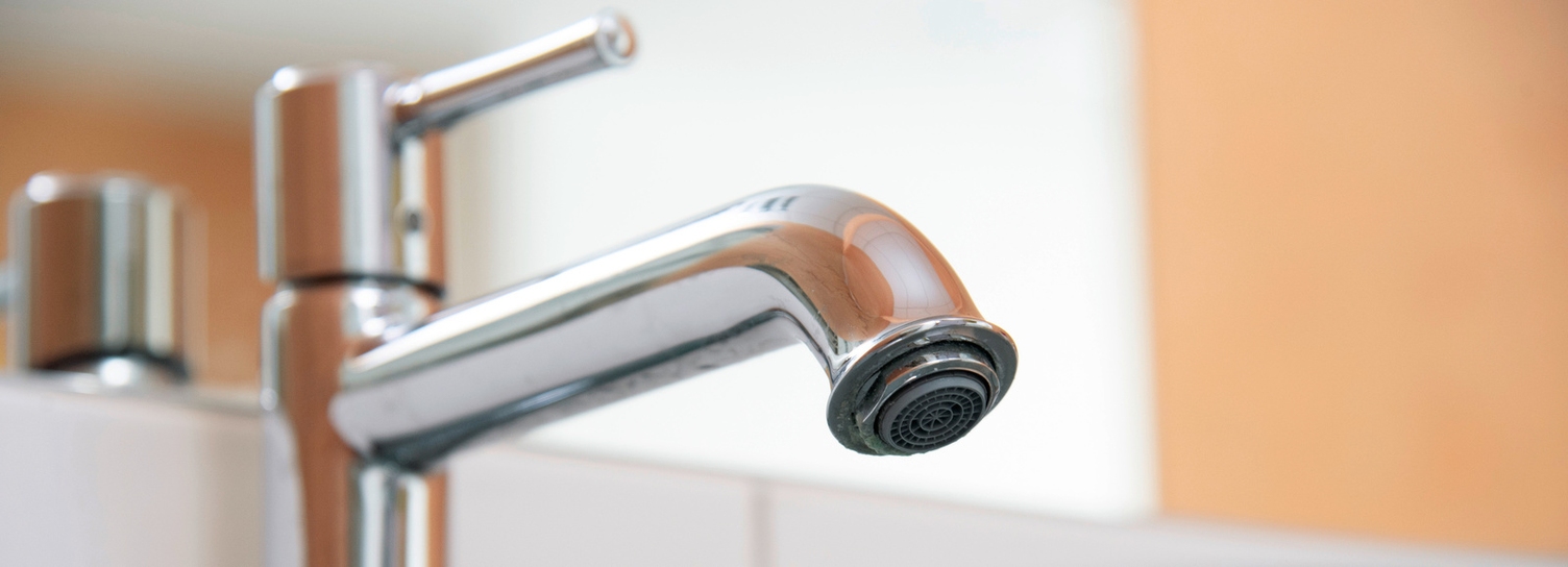 Détartrage du robinet avec les conseils de Kärcher