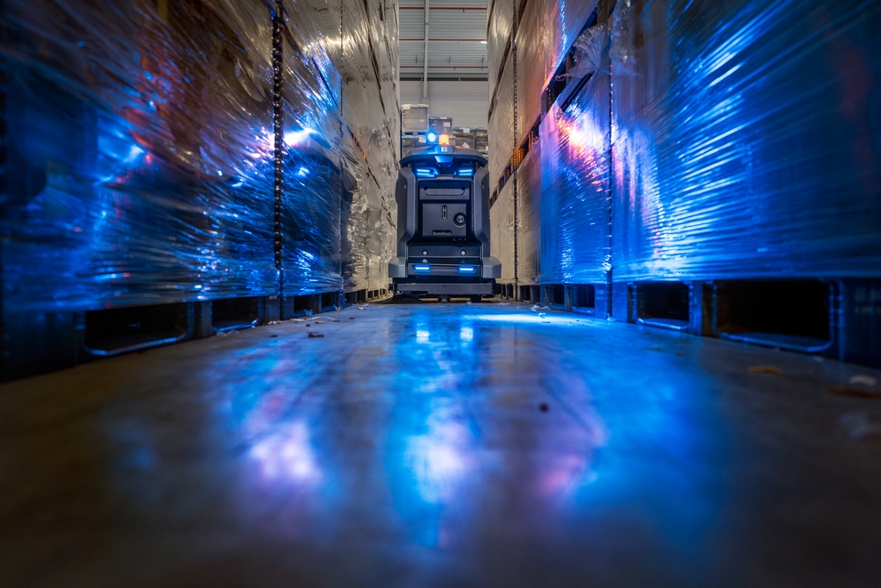 small KIRA B 50 challenge logistics pallet warehouse narrow aisle app 07 CI 25 Screen