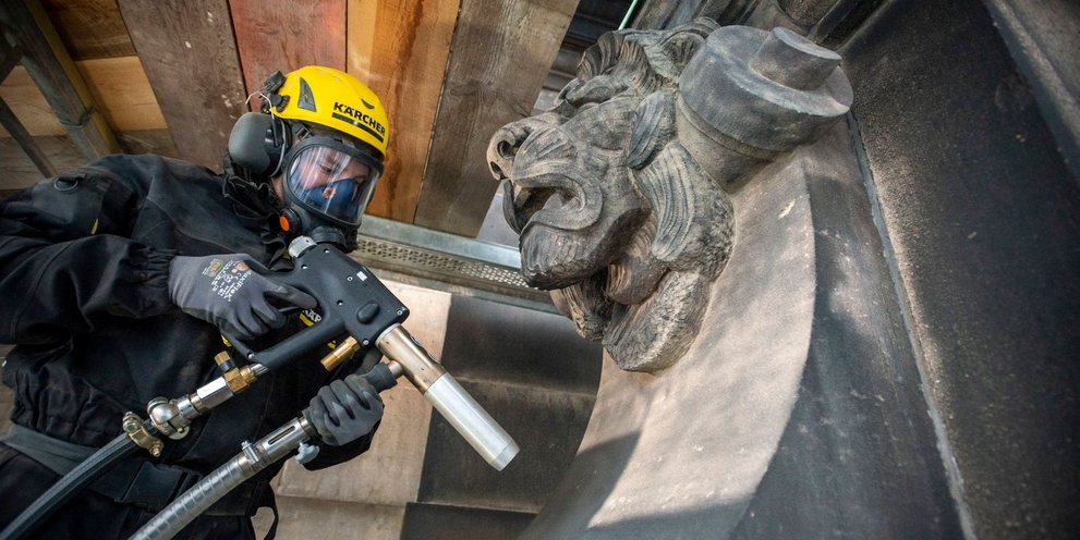 Reinigung am Berliner Dom