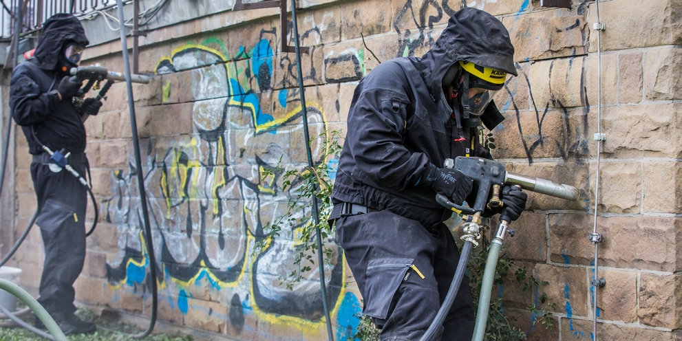 Reinigung mit dem Partikelstrahl