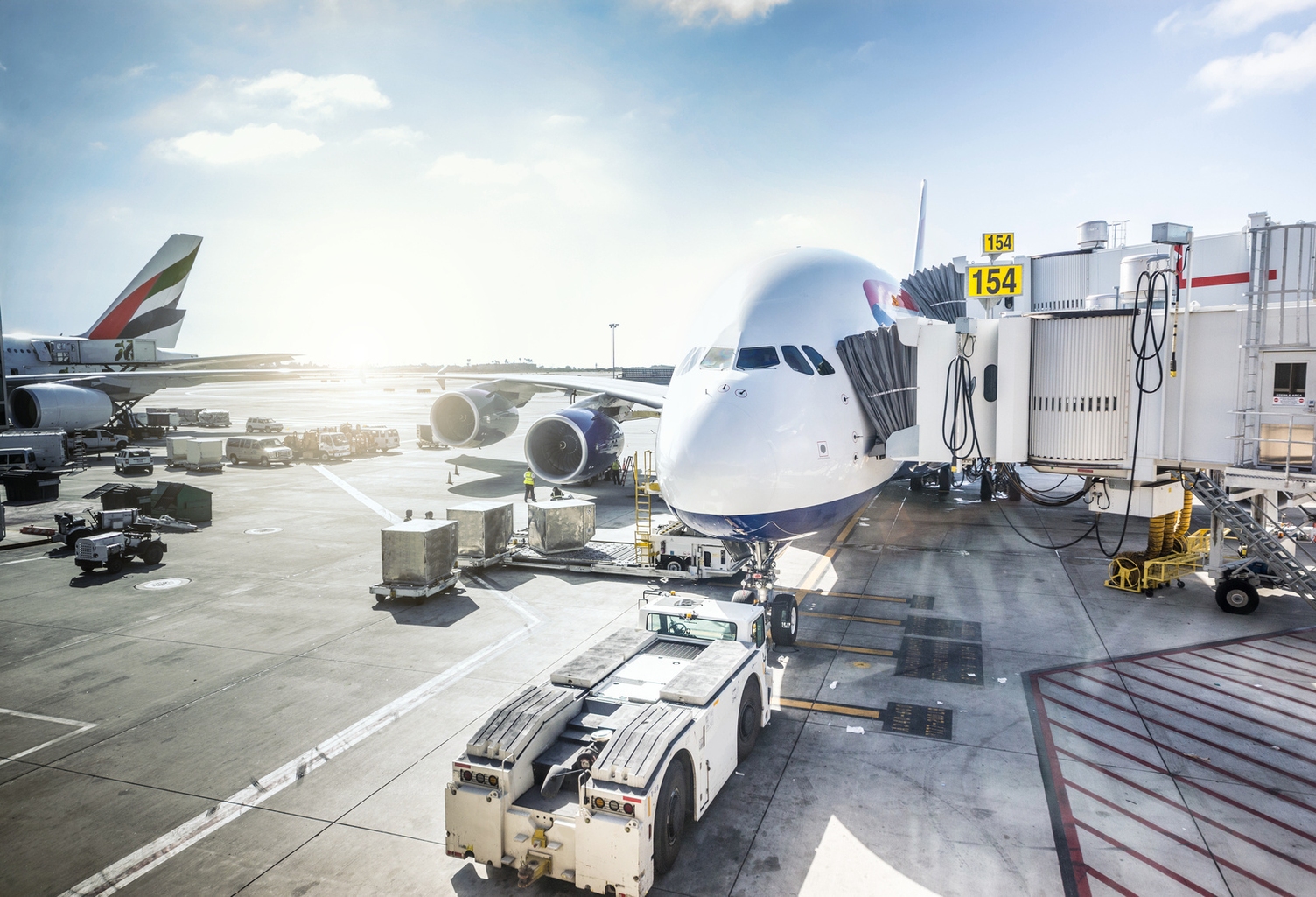 Auf Flughäfen sind Kärcher Fahrzeuge mit bewährter Winter- und Sommerdiensttechnik im Einsatz