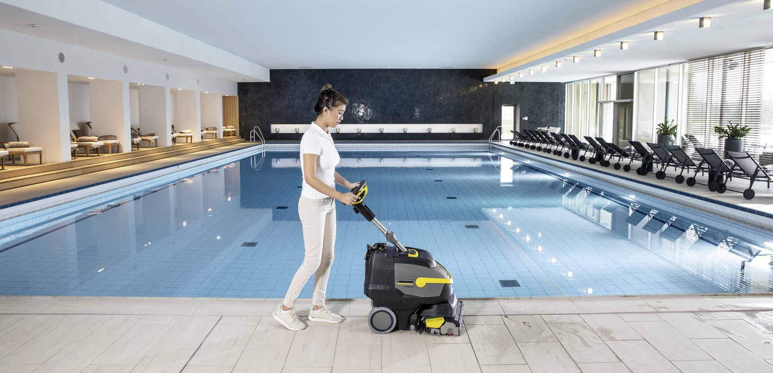 Reinigung von Schwimmbädern und Spa-Bereichen