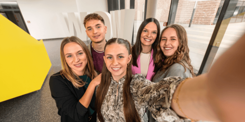 AUSBILDUNG & STUDIUM