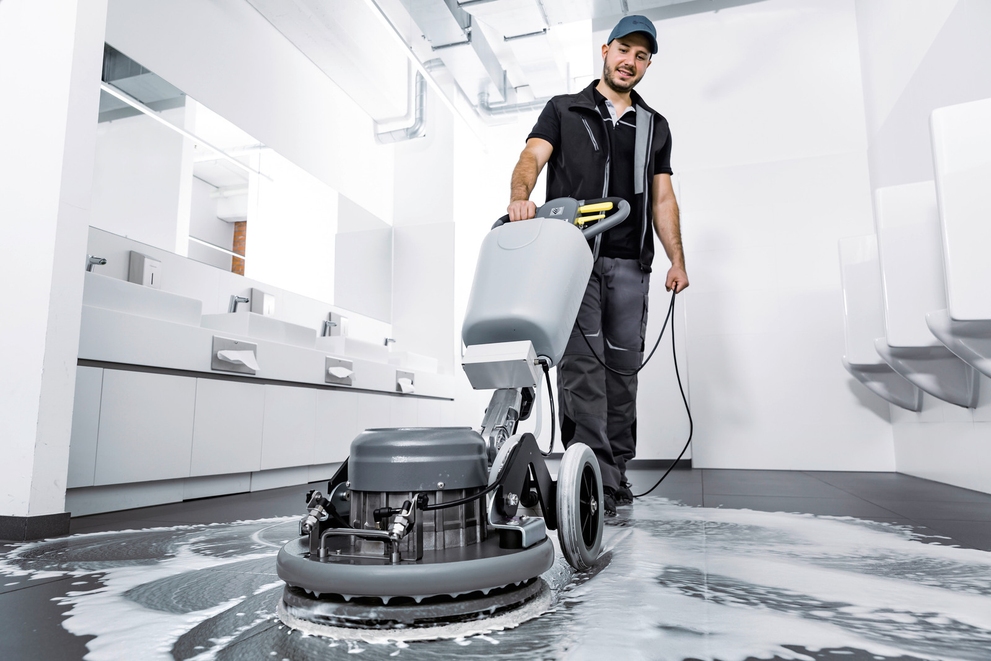 Bodenreinigung mit Einscheibenmaschine