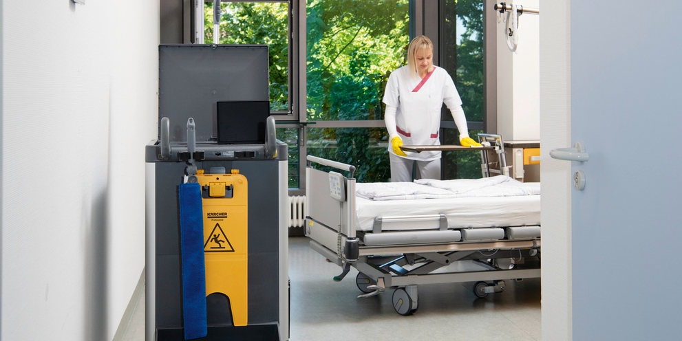 Kärcher FlexoMate Reinigungswagen im Gesundheitswesen