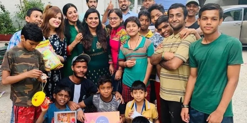 Kärcher Indien übergab an Diwali Geschenke