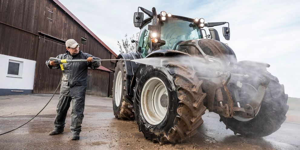 Landmaschinen und Arbeitsgeräte reinigen