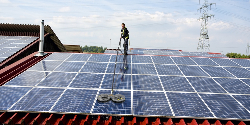 Solar- und Photovoltaikanlagen reinigen