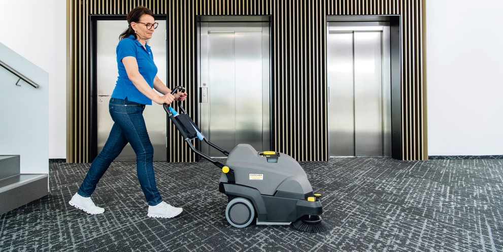 Kärcher Teppichkehrmaschine