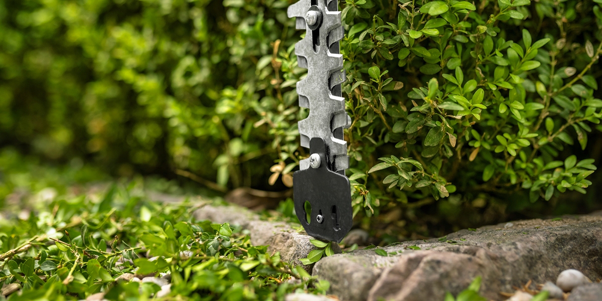 Blade Protection on the pole hedge trimmer
