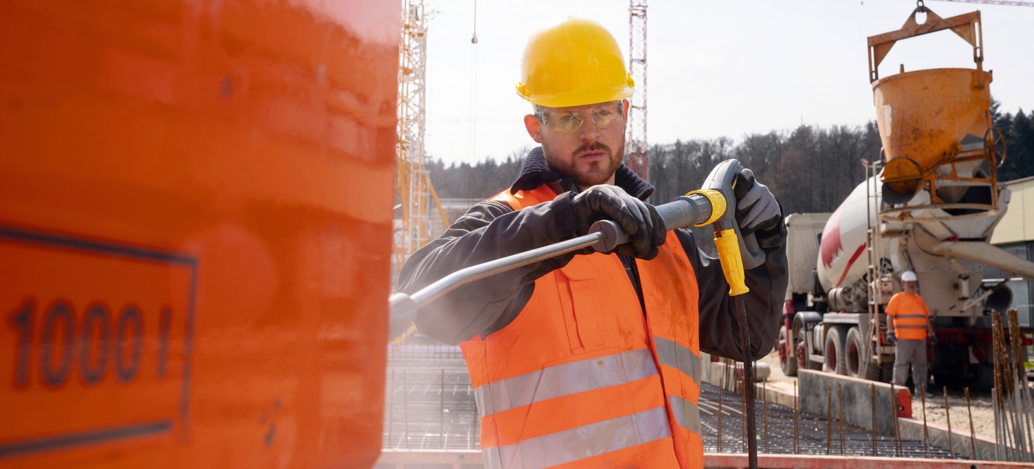 Working with ultra high pressure on a construction site