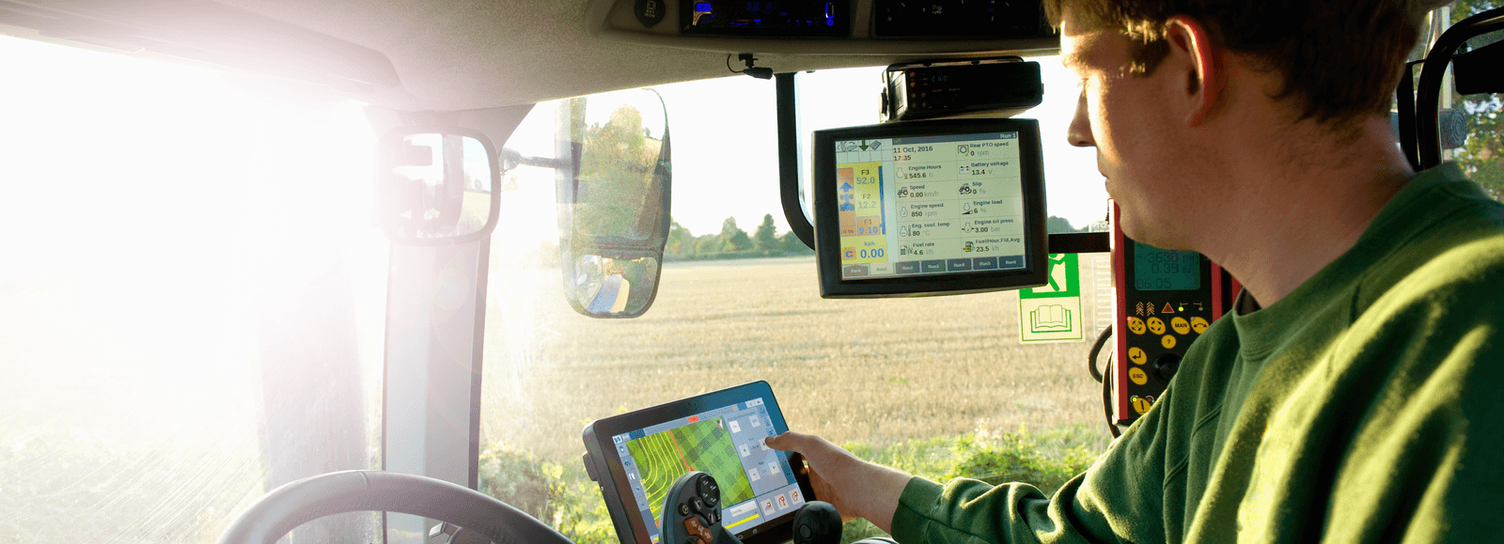 Digitalised tractor cab