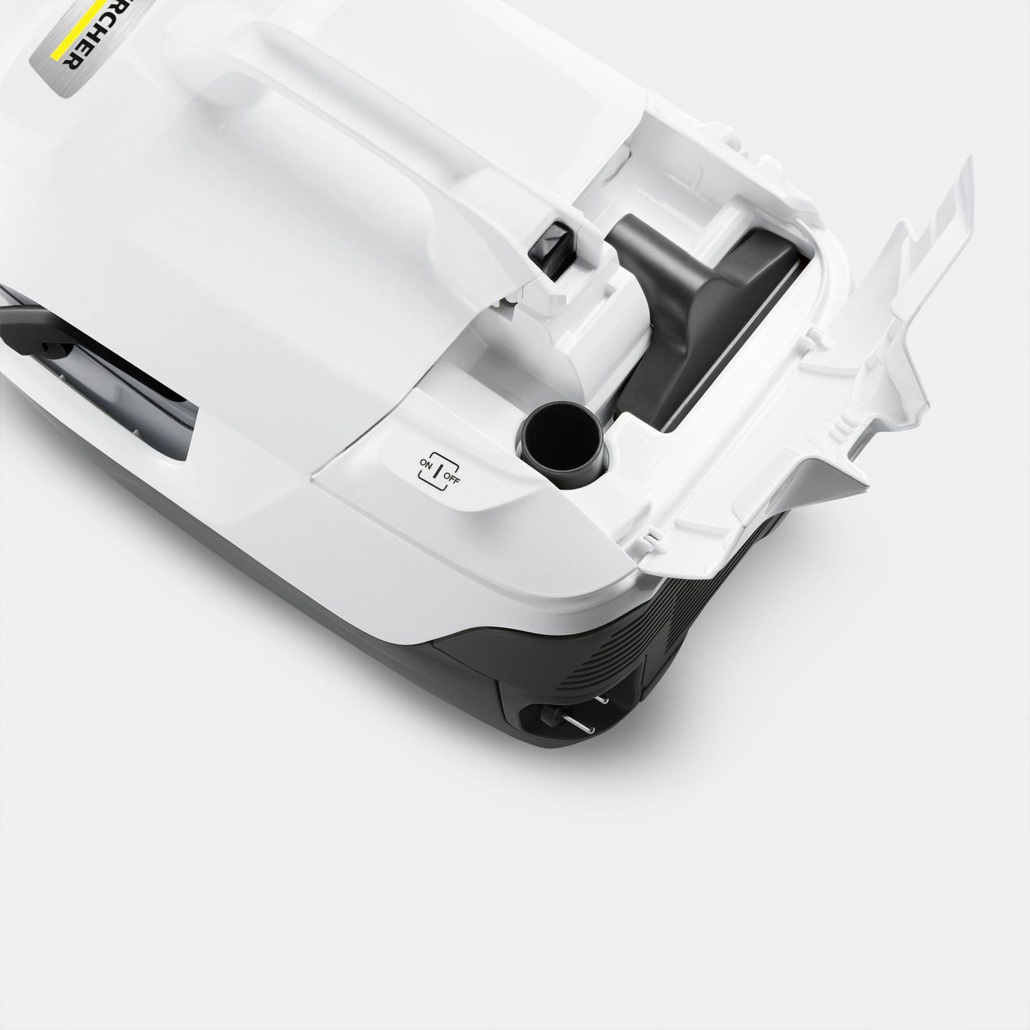 Kärcher vacuum cleaner with water filter accessories