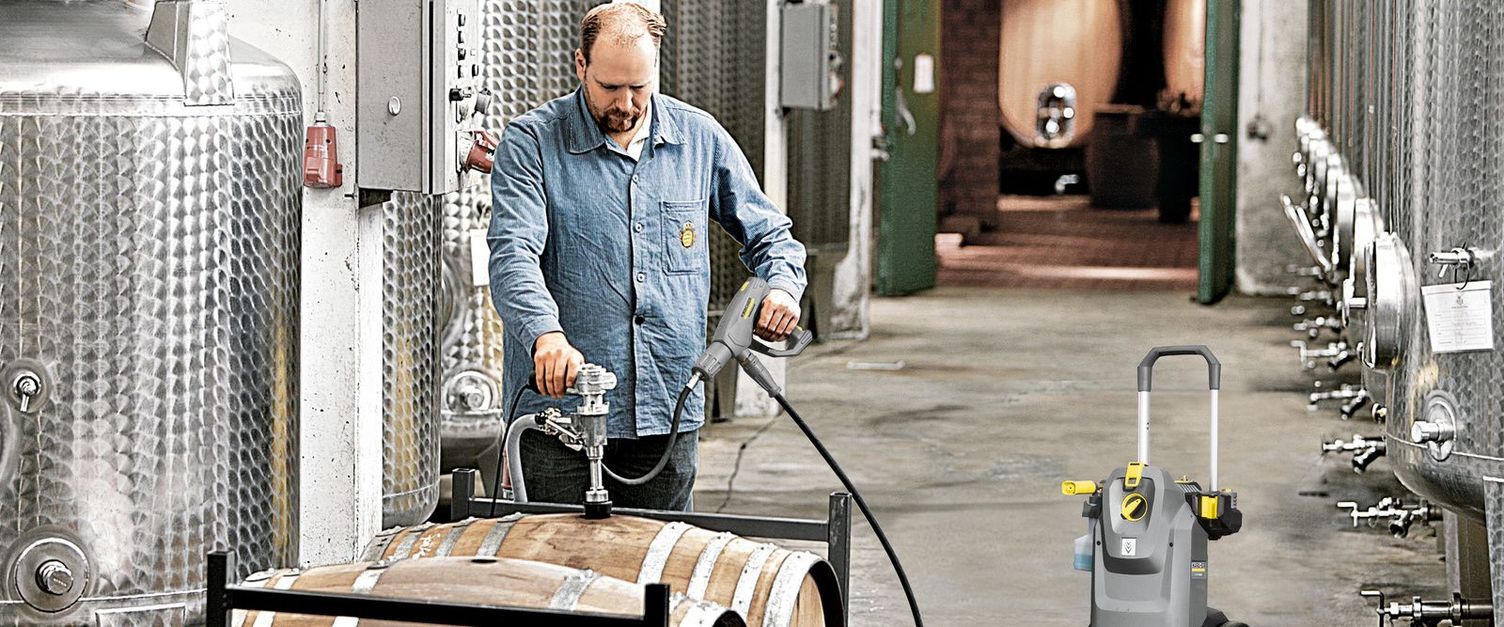 Wine barrel cleaning in viticulture
