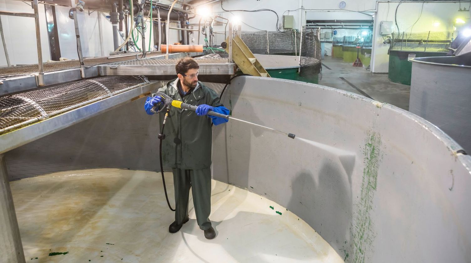 High-pressure cleaning High-pressure cleaning