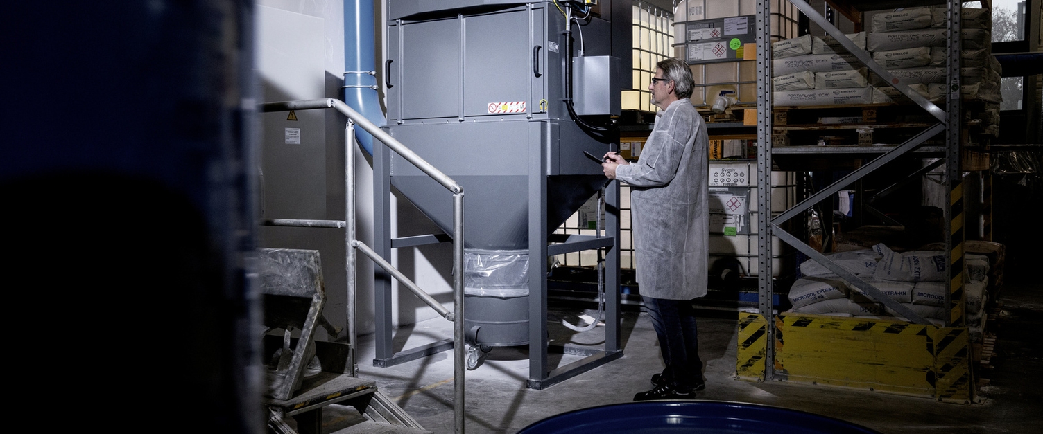 Cleaning in the chemical industry Chemical industry – Enhancing efficiency and quality