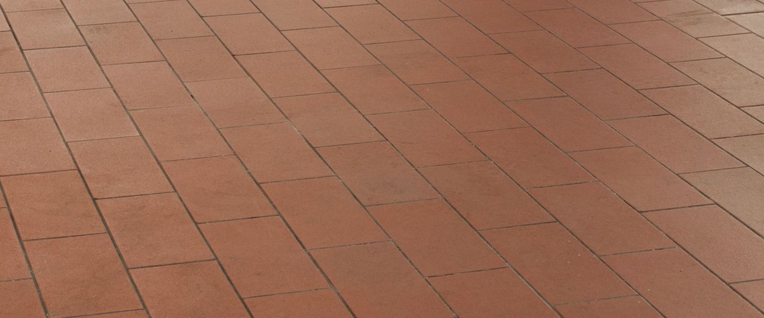 Cleaning ceramic tiles Cleaning ceramic tiles