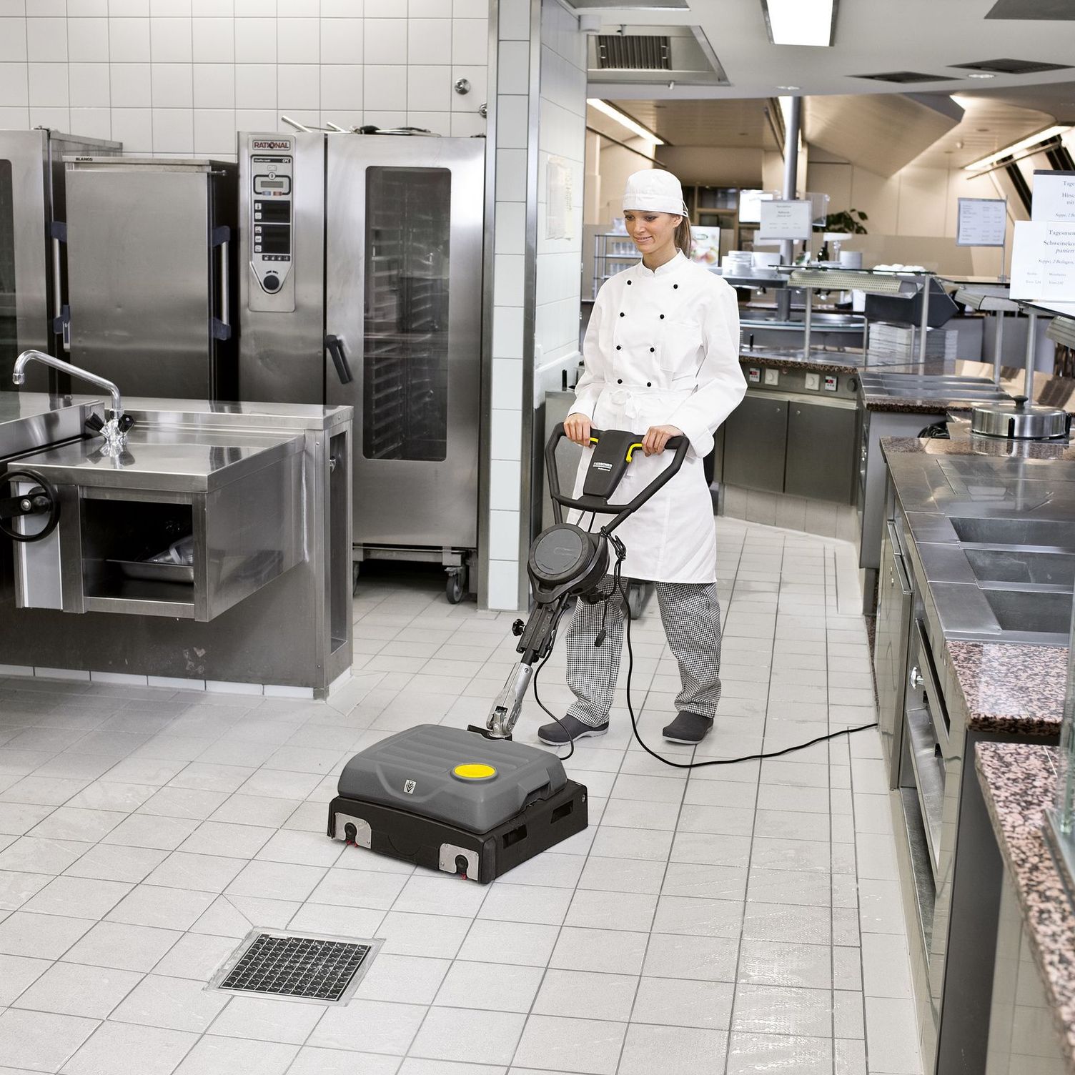 Kitchen cleaning: Floor cleaner Kitchen cleaning: Floor cleaner