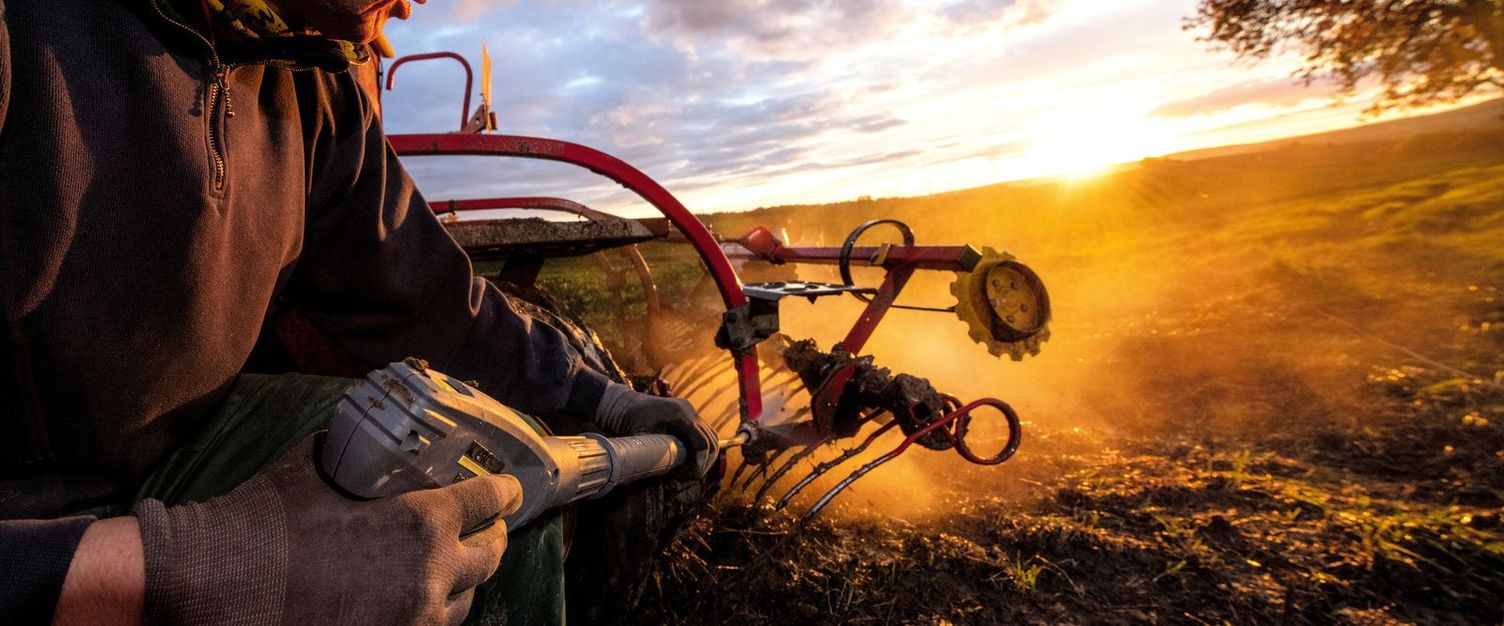 Cleaning agricultural attachments