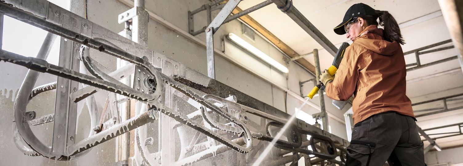 Milking parlourcleaning Milking parlour cleaning