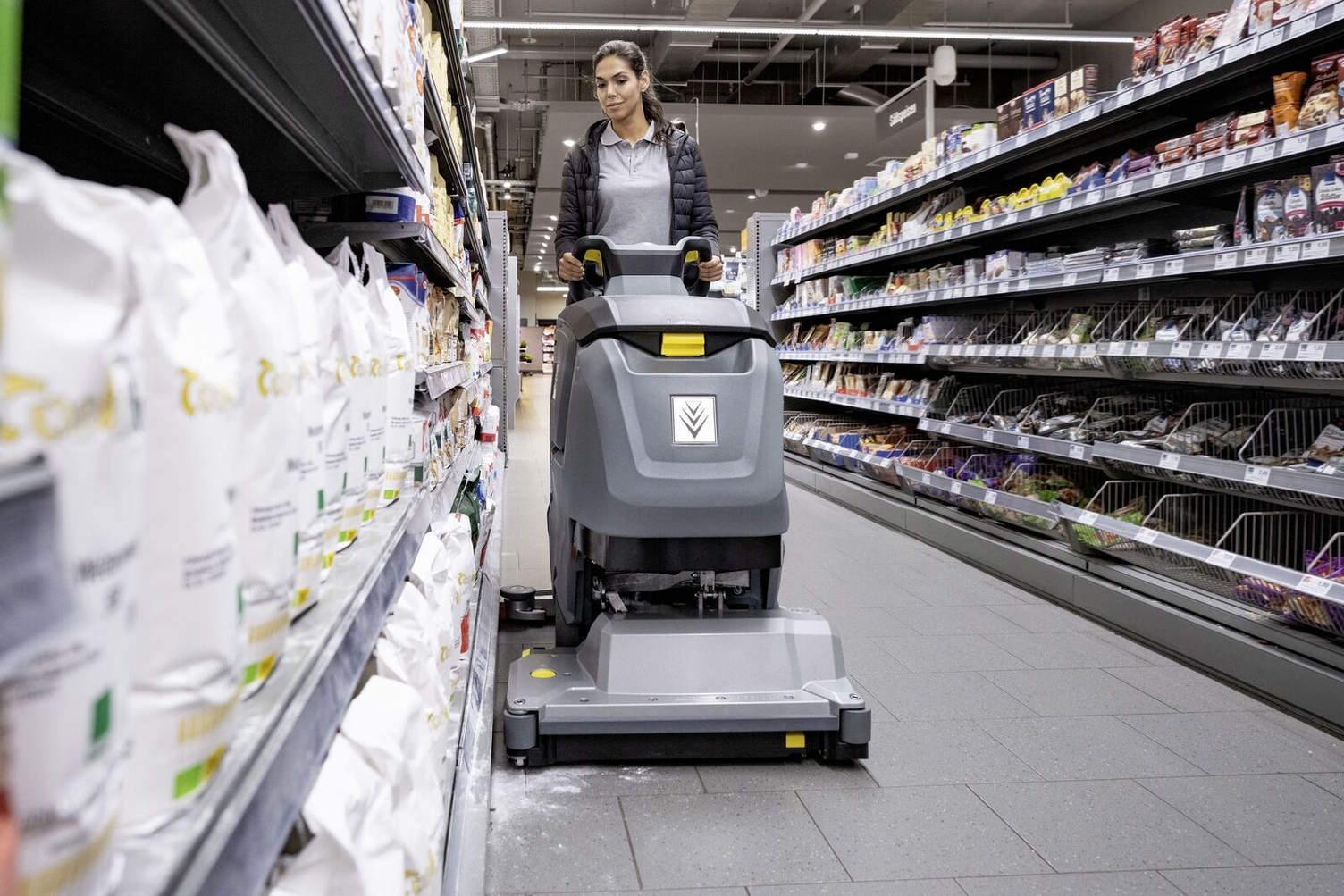 Wet cleaning with Kärcher scrubber dryers