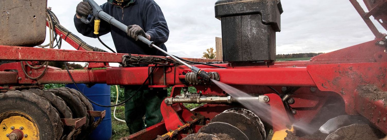 Cleaning direct seed drills