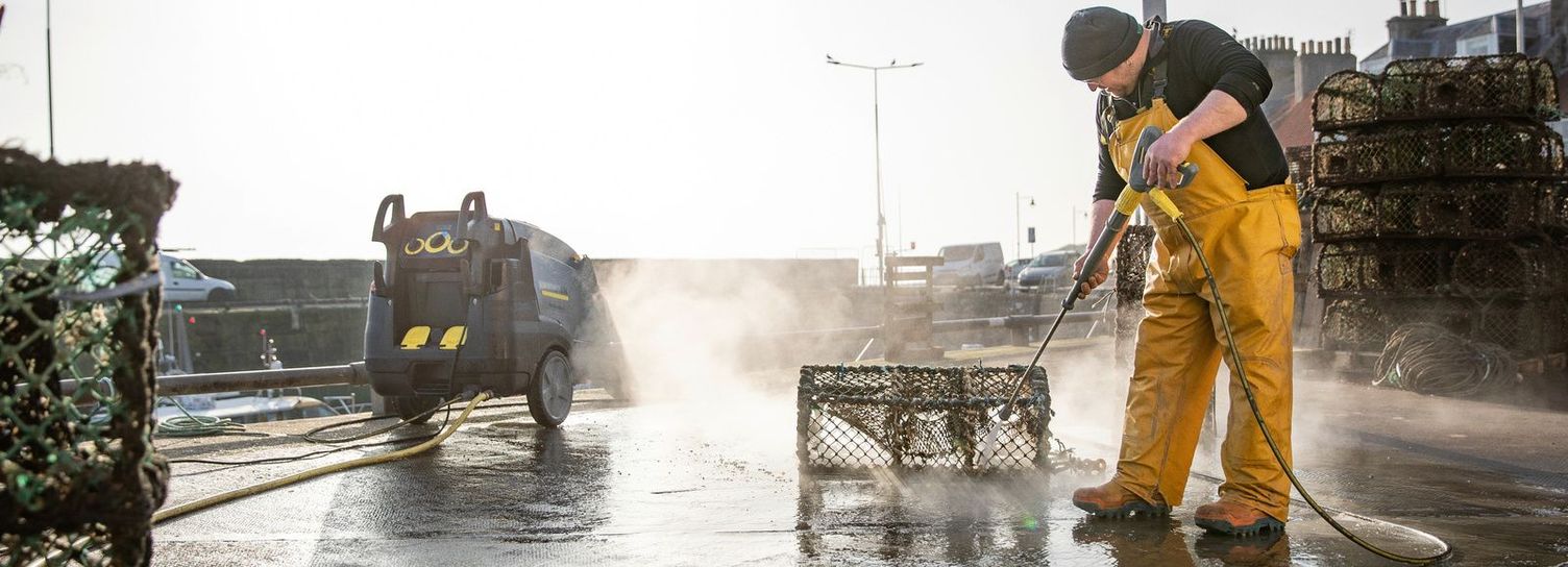 High-pressure cleaning for nets High-pressure cleaning for nets