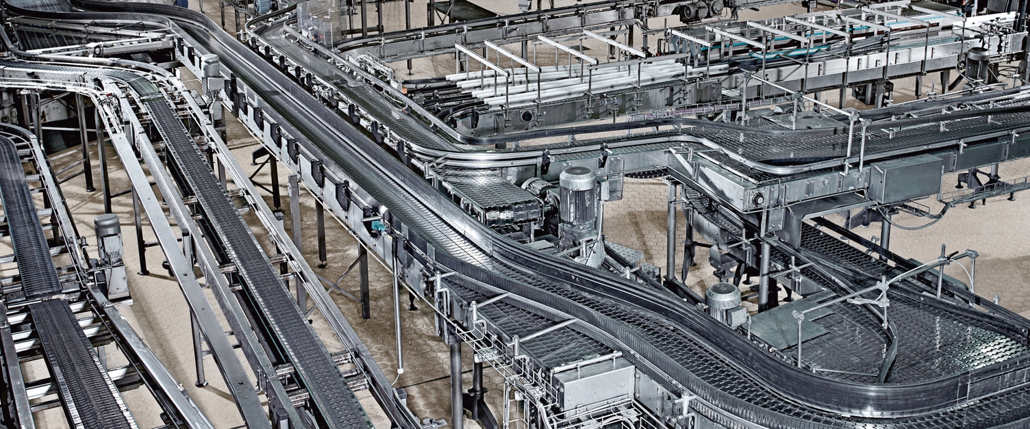 Cleaning transport and conveyor belts