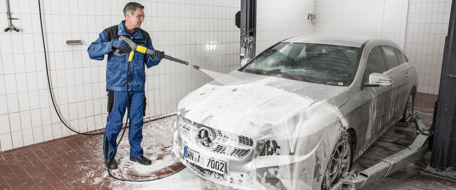 Car workshop wash bay