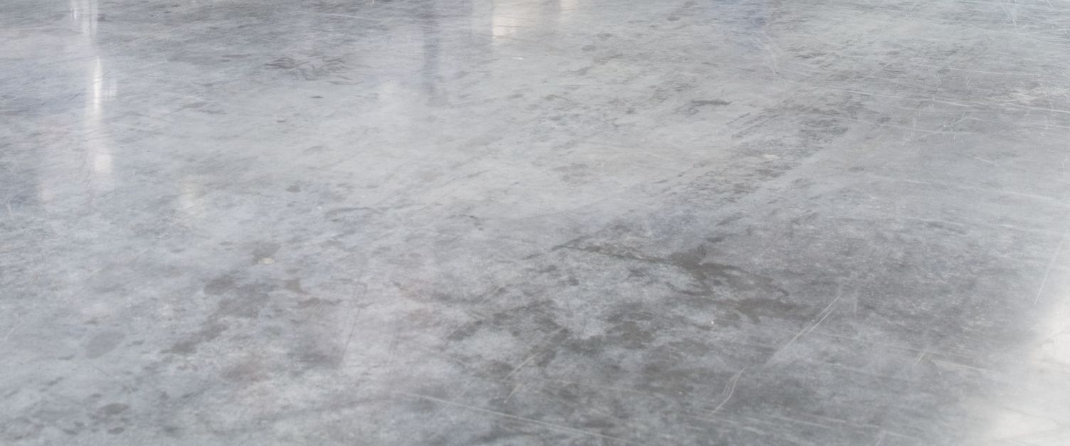 Cleaning cement screed