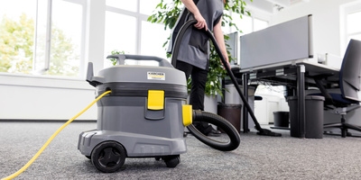 Vaccum cleaner in an office