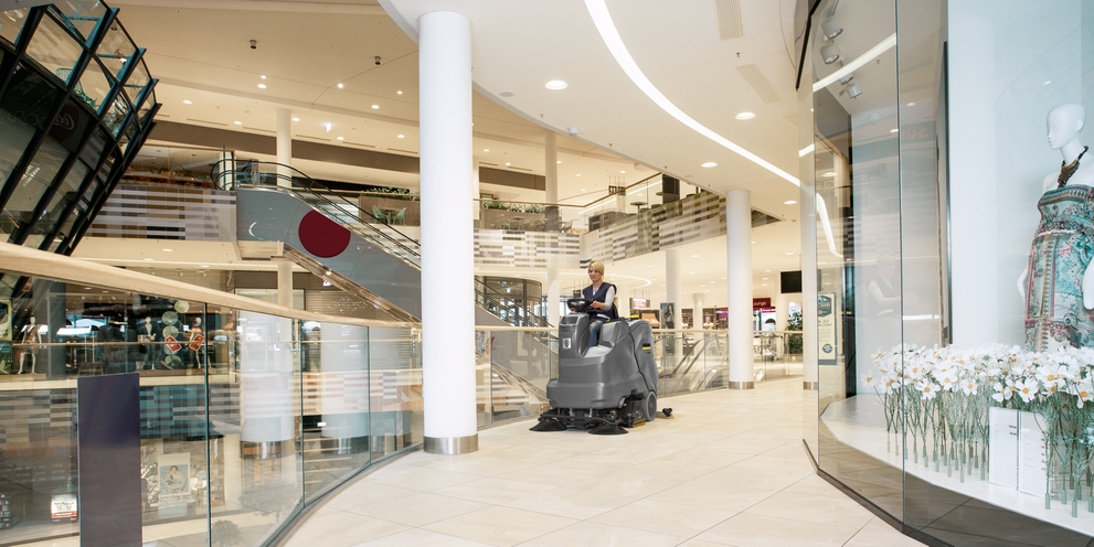 Cleaning in shopping centers / retail