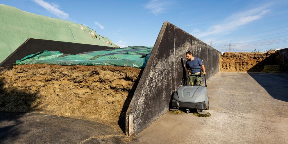 Silo cleaning