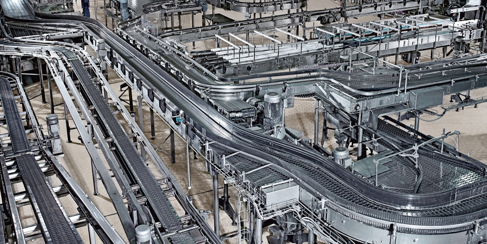 Cleaning transport belts